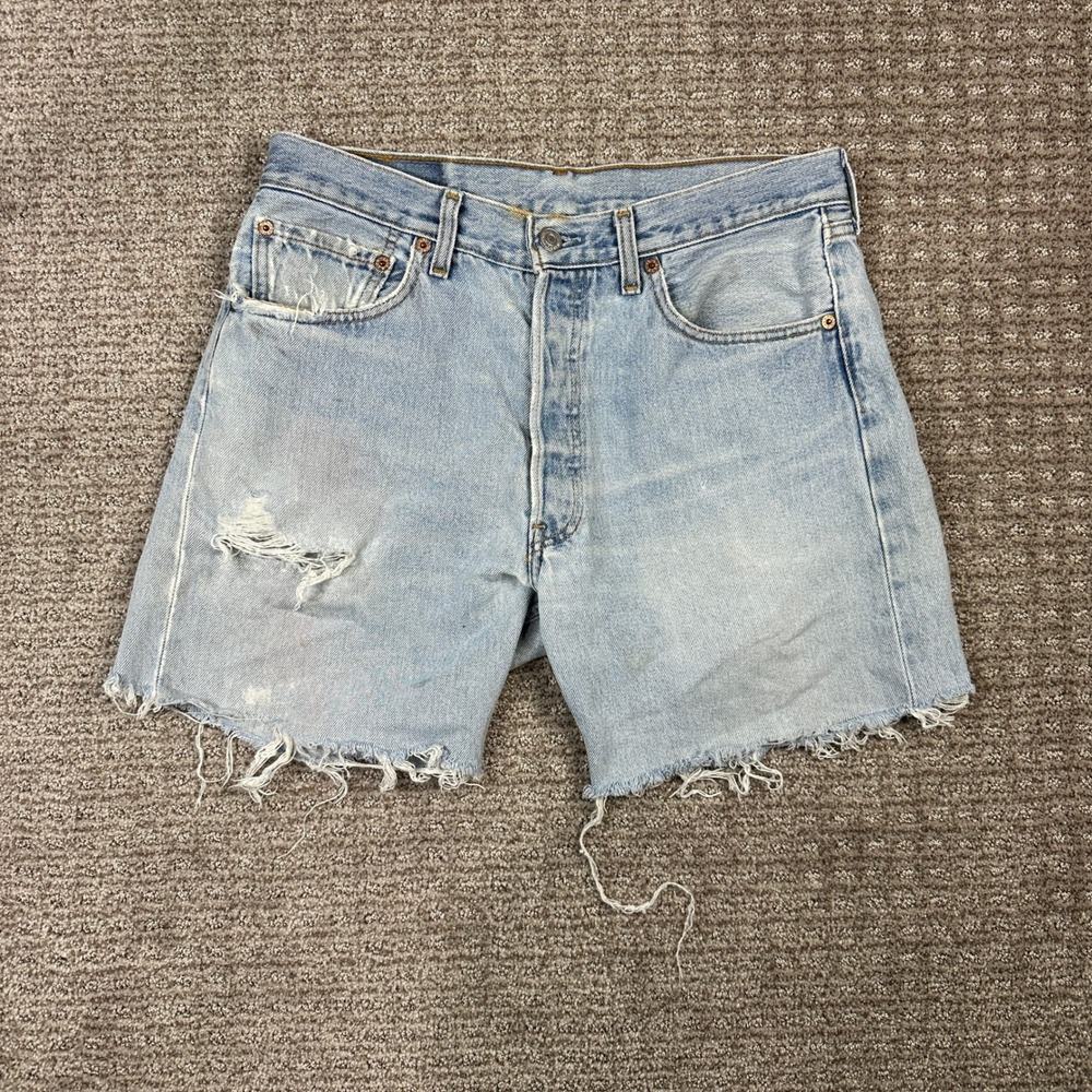 Vintage Levis 501 Custom Cut Off Denim Shorts Light Wash Distressed Womens 32